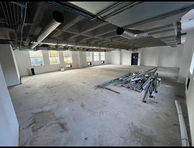 1,715M² OFFICE TO LET IN RONDEBOSCH